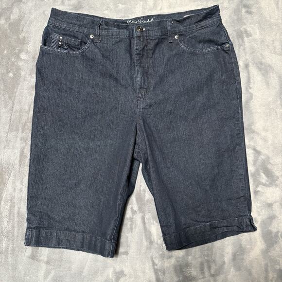 Gloria Vanderbilt Amanda Bermuda Jean Shorts Size 12 Dark Wash Denim Stretch - Picture 1 of 13
